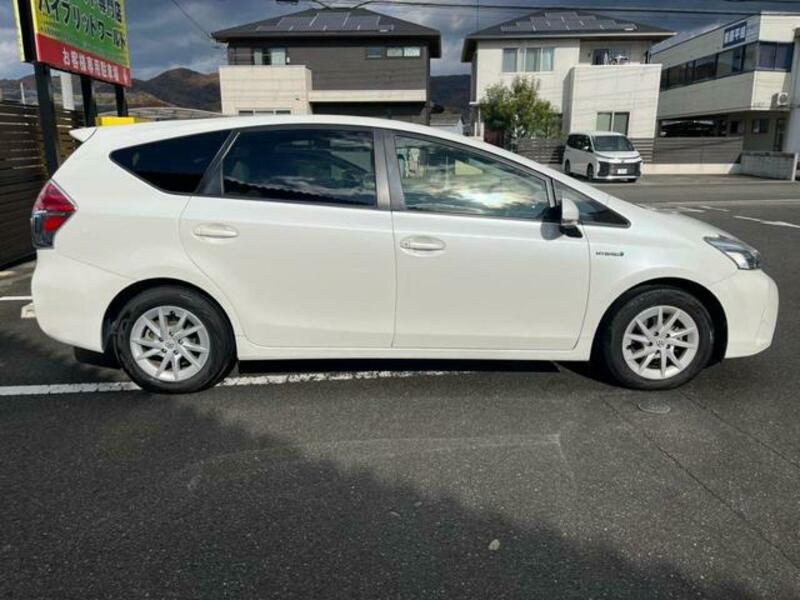 PRIUS ALPHA