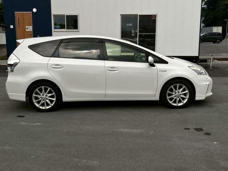 PRIUS ALPHA
