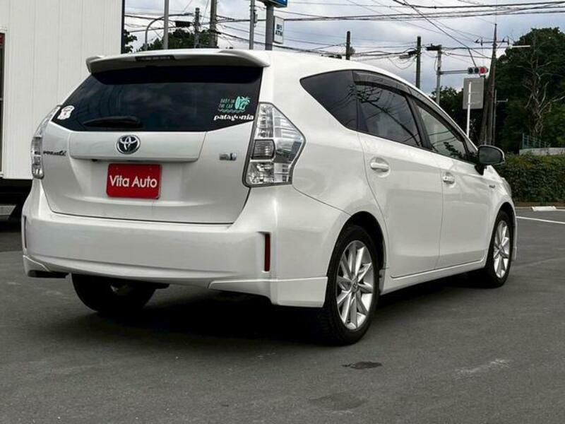 PRIUS ALPHA