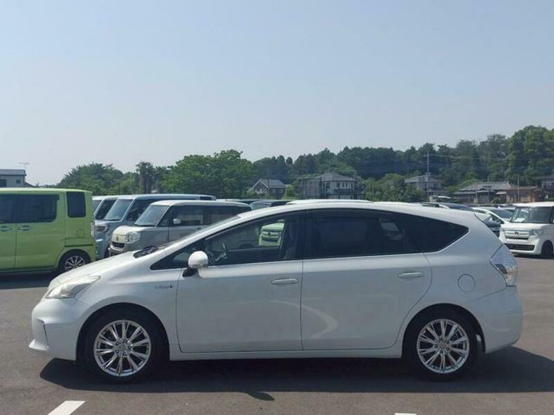 PRIUS ALPHA