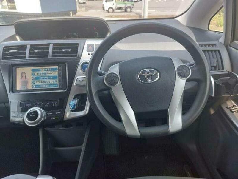 PRIUS ALPHA