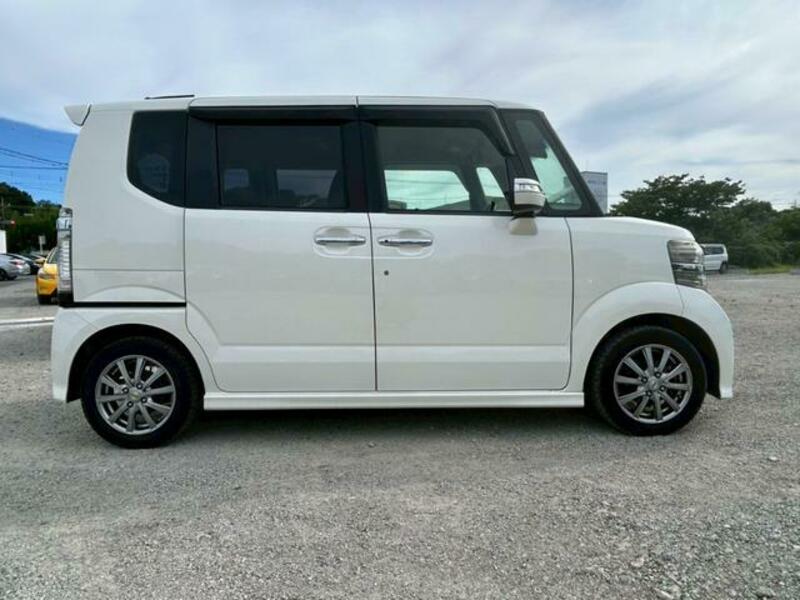 N BOX CUSTOM