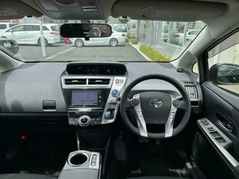 PRIUS ALPHA