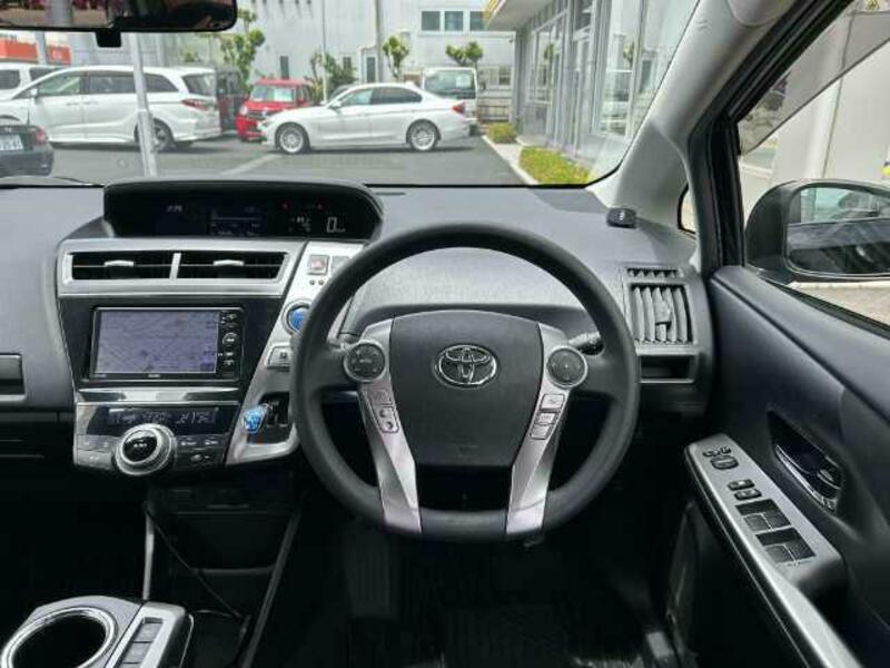 PRIUS ALPHA