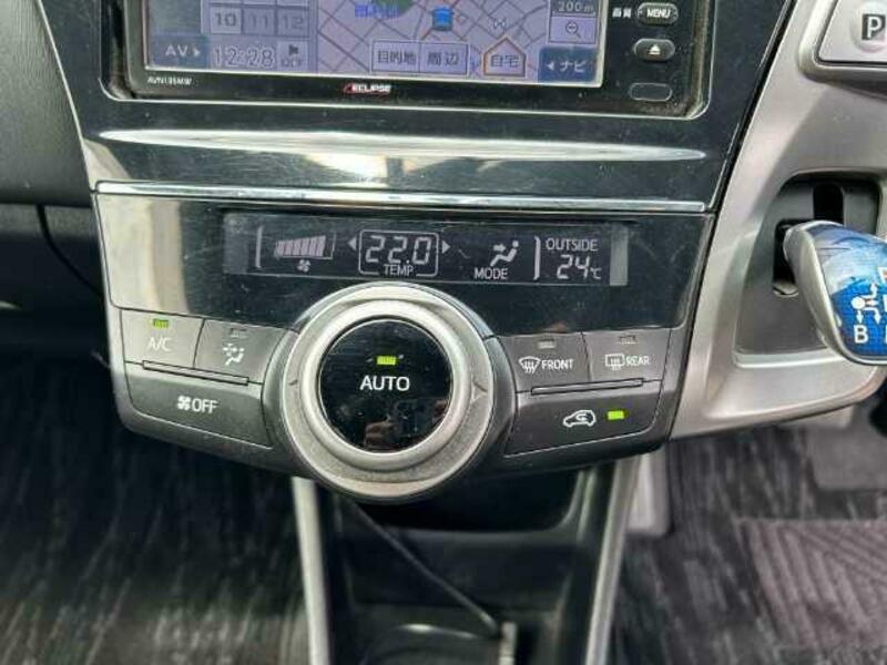 PRIUS ALPHA