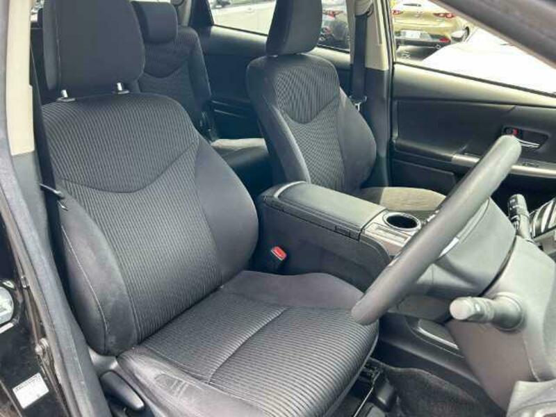 PRIUS ALPHA