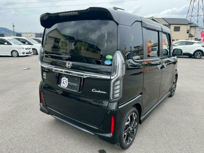 N BOX CUSTOM