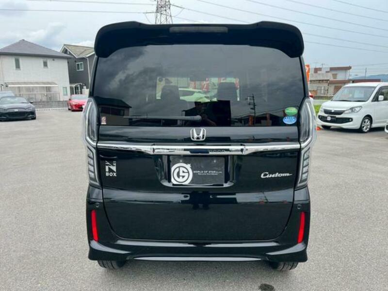 N BOX CUSTOM