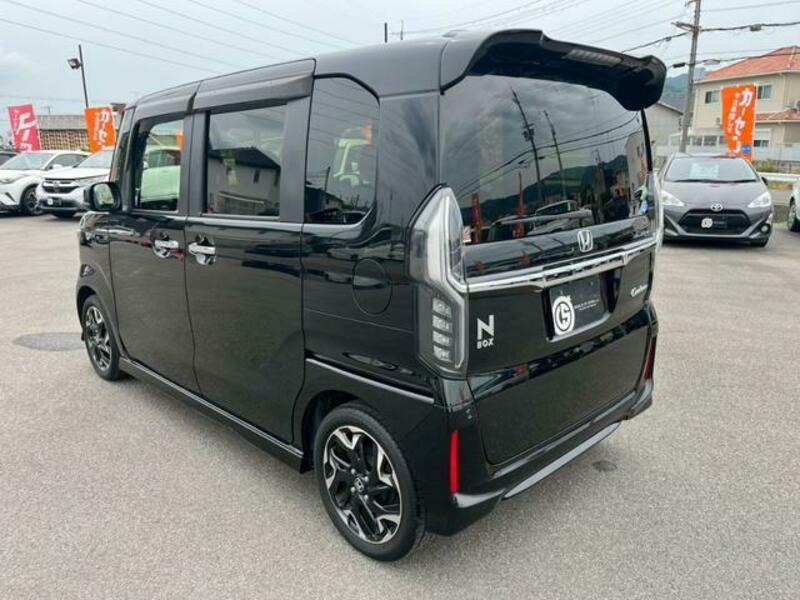 N BOX CUSTOM