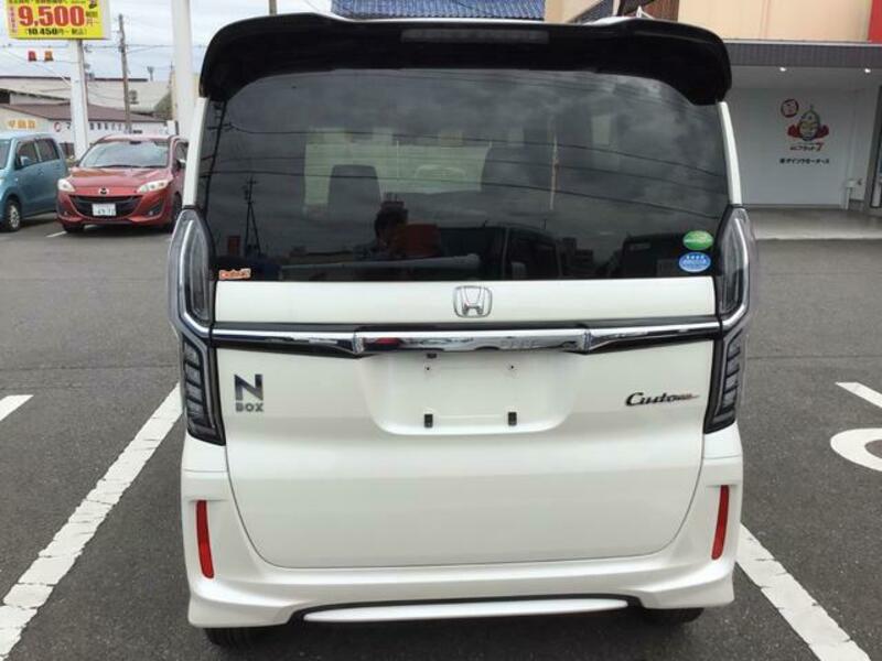N BOX CUSTOM