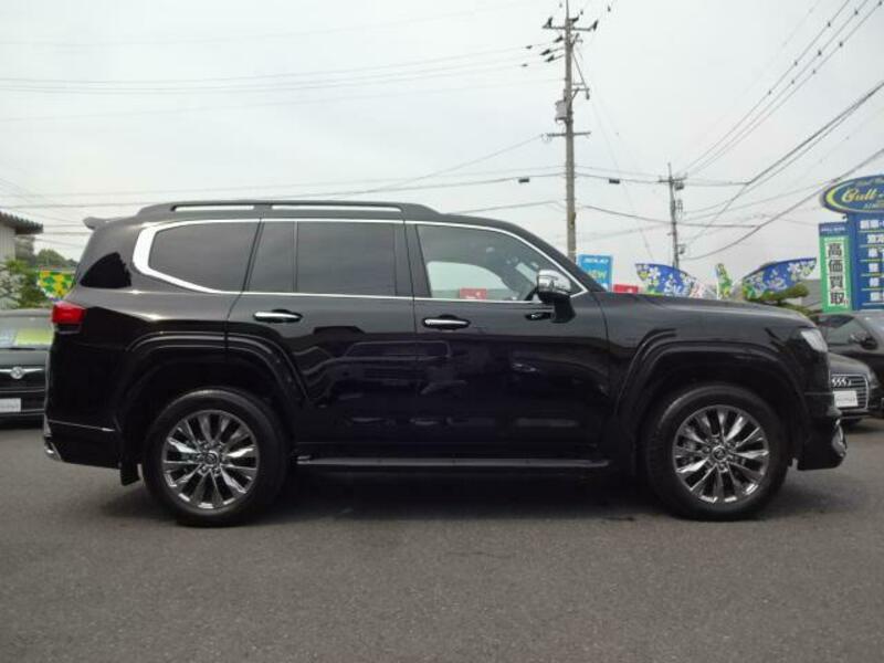 LAND CRUISER