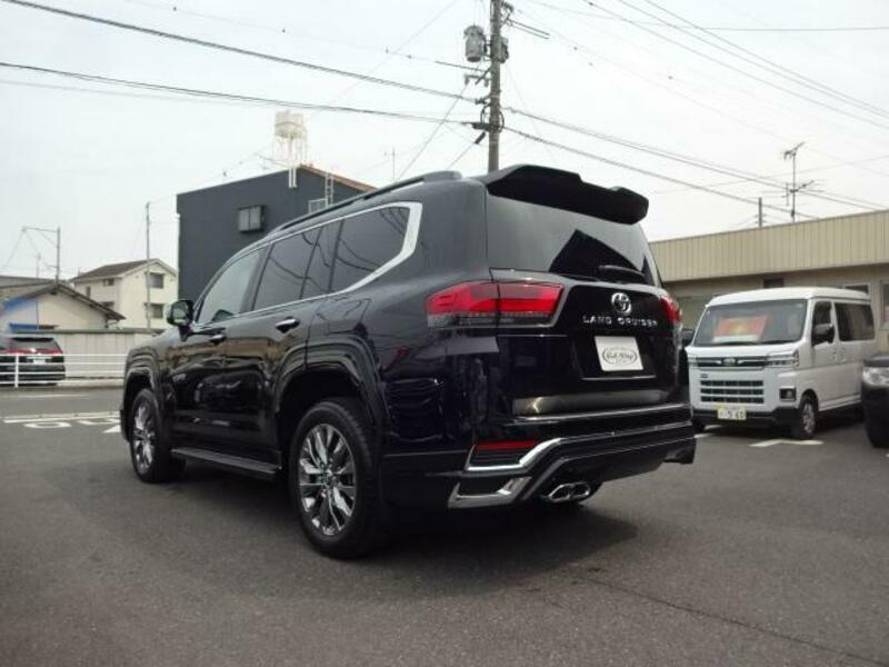 LAND CRUISER