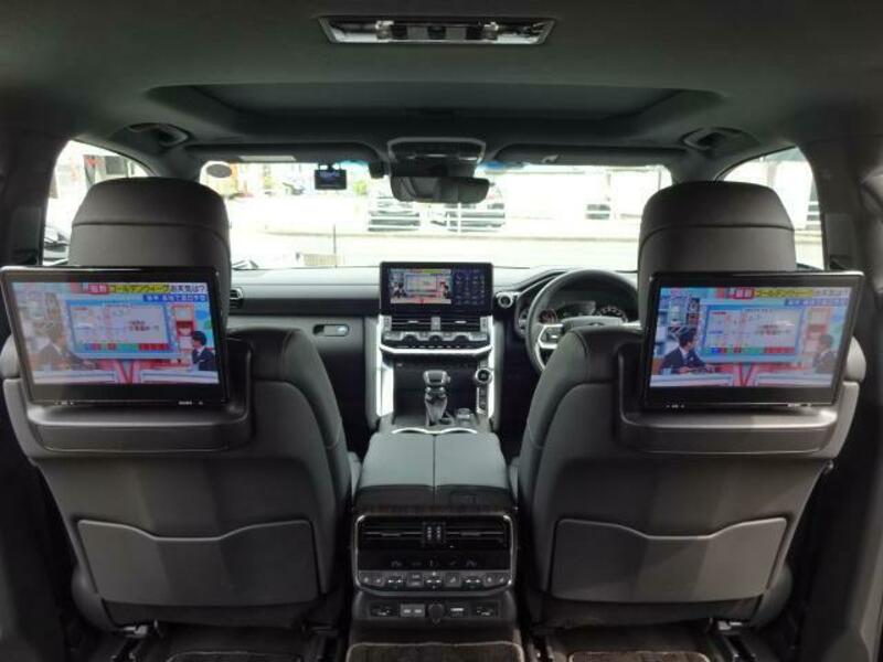LAND CRUISER