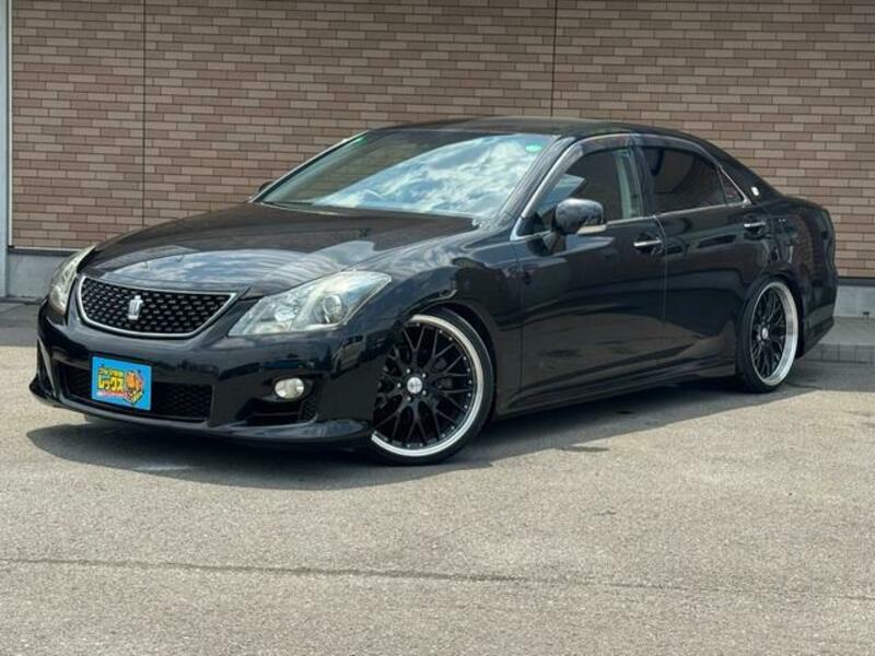 TOYOTA CROWN