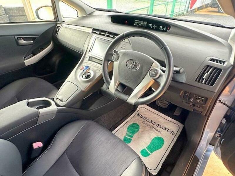 PRIUS PHV