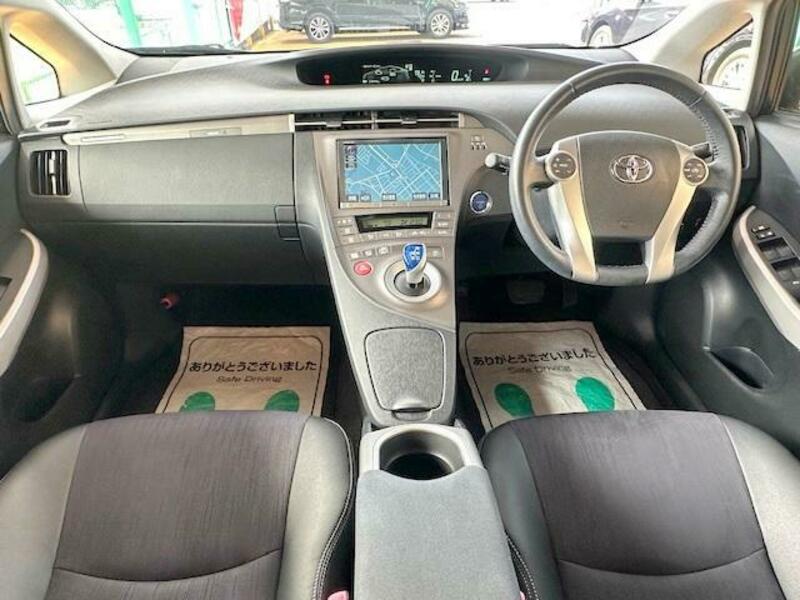 PRIUS PHV