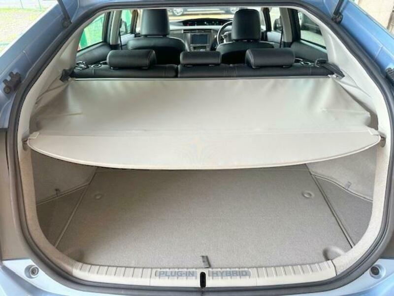 PRIUS PHV
