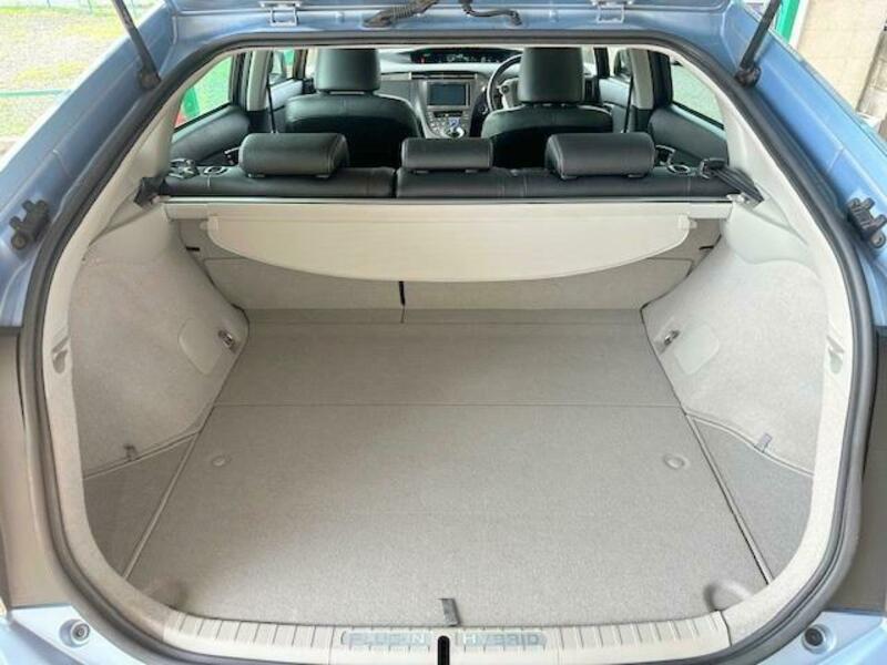 PRIUS PHV