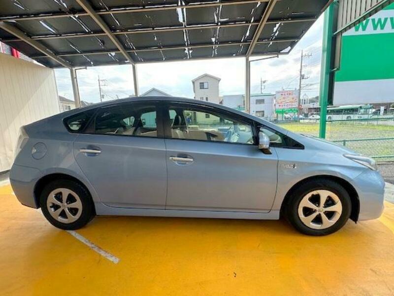 PRIUS PHV