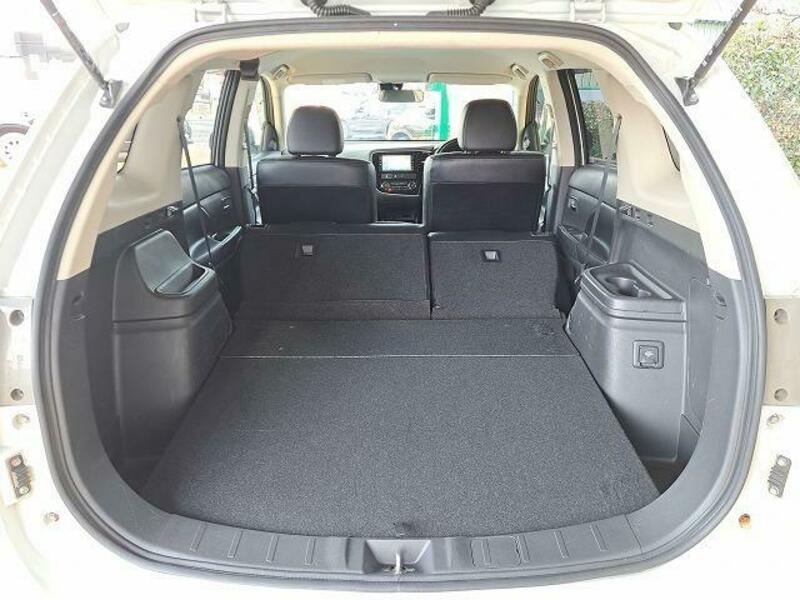OUTLANDER PHEV
