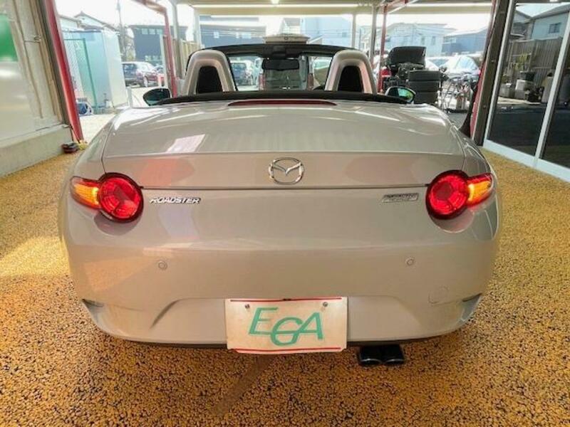 ROADSTER