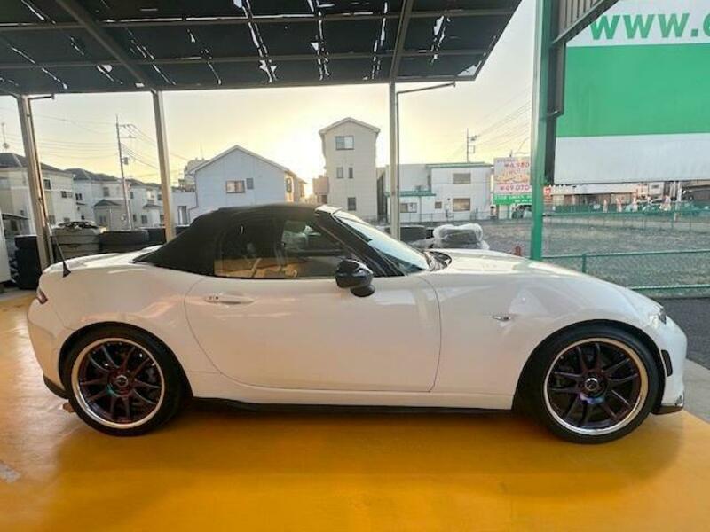 ROADSTER