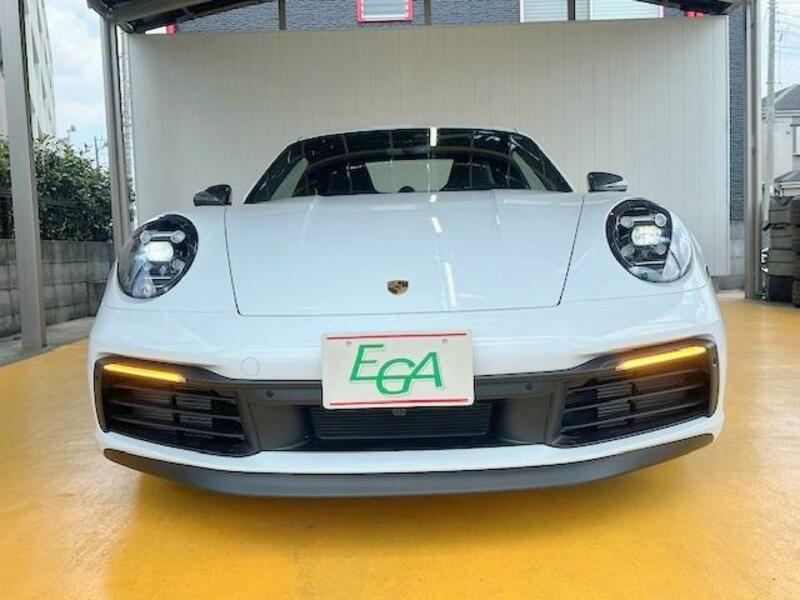 911