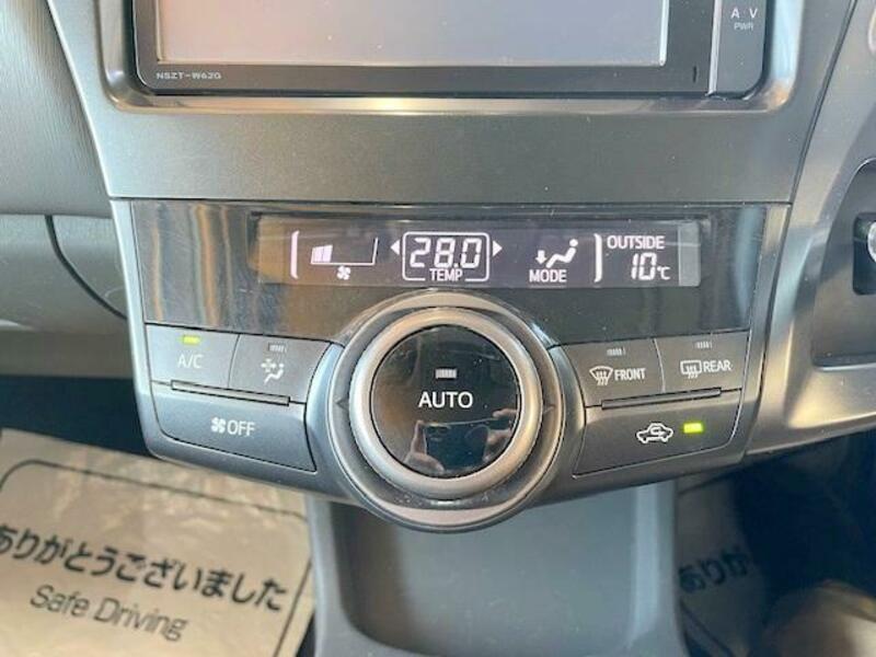 PRIUS ALPHA