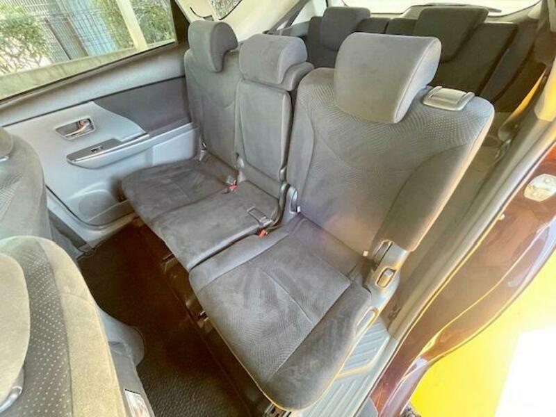 PRIUS ALPHA