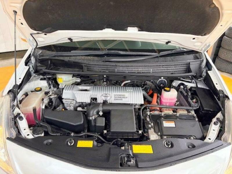 PRIUS ALPHA