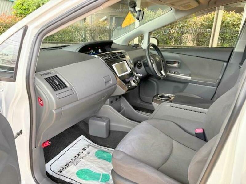 PRIUS ALPHA