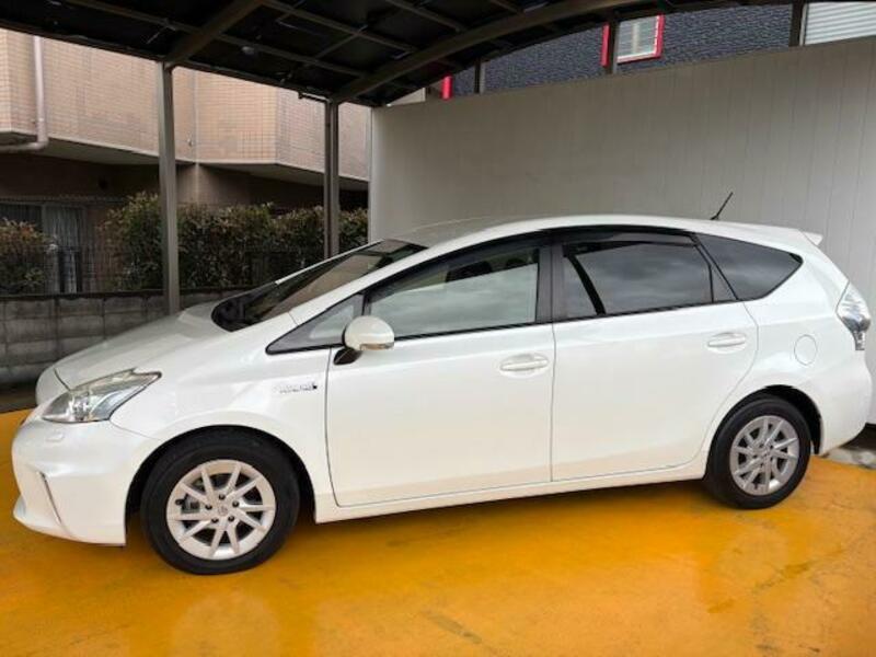 PRIUS ALPHA
