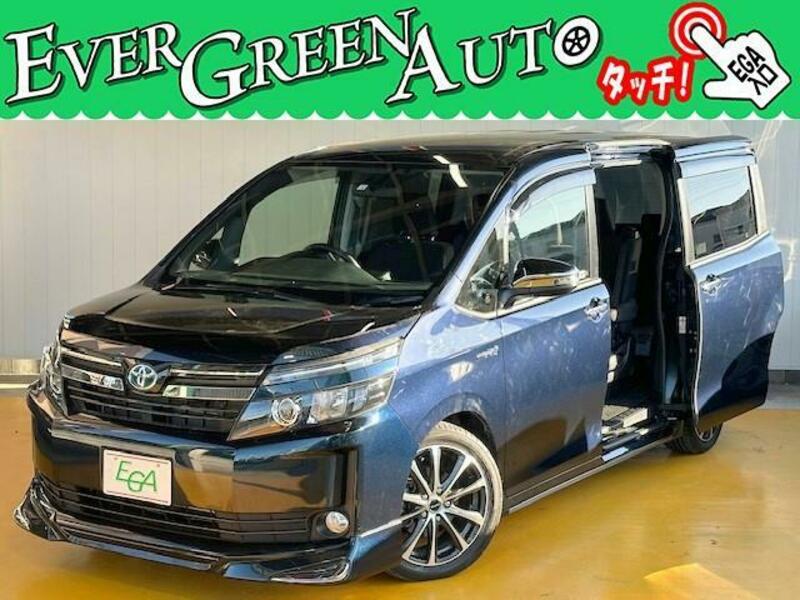 TOYOTA VOXY