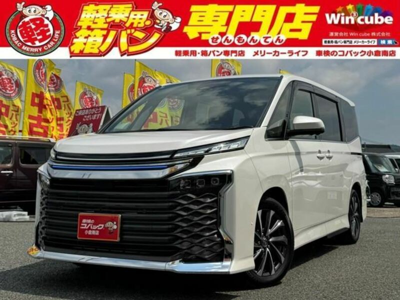 TOYOTA VOXY