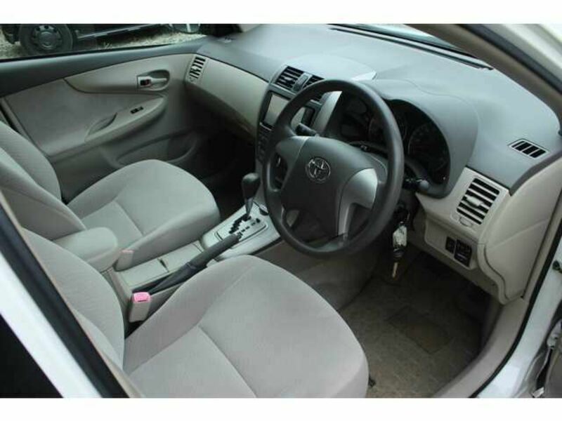 COROLLA AXIO