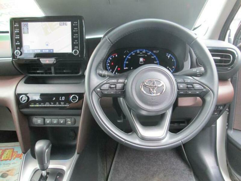 YARIS CROSS