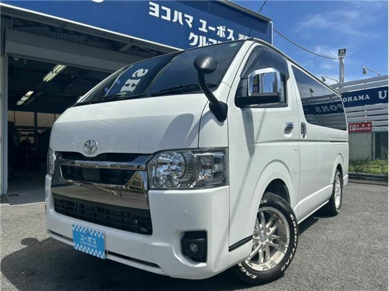 TOYOTA HIACE VAN