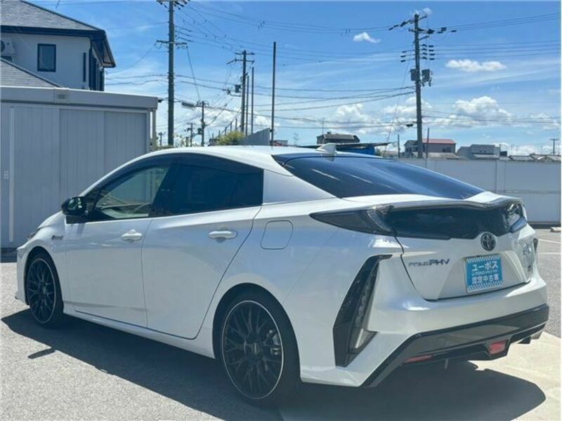 PRIUS PHV