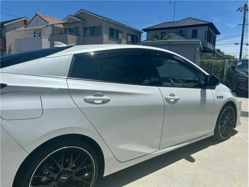PRIUS PHV