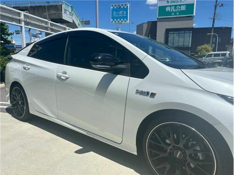 PRIUS PHV
