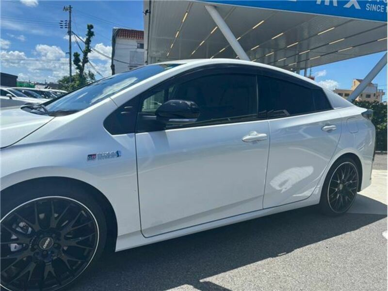 PRIUS PHV