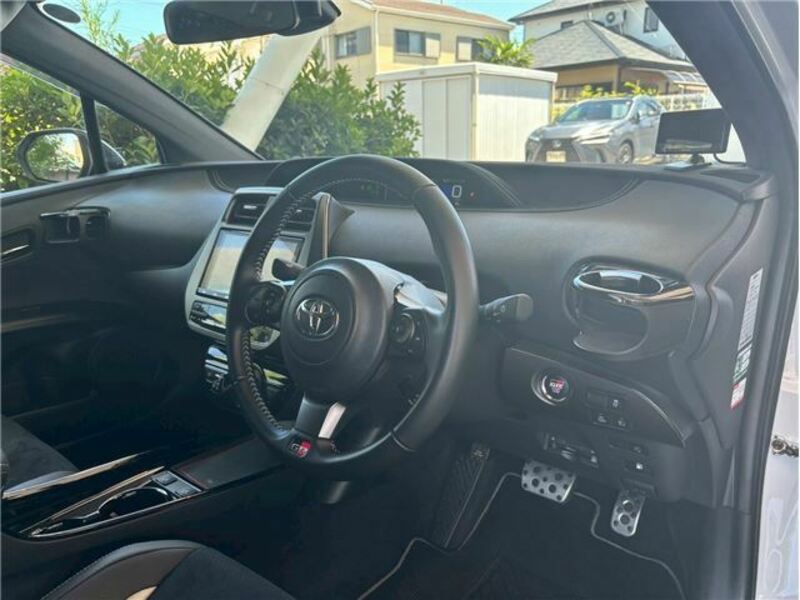 PRIUS PHV
