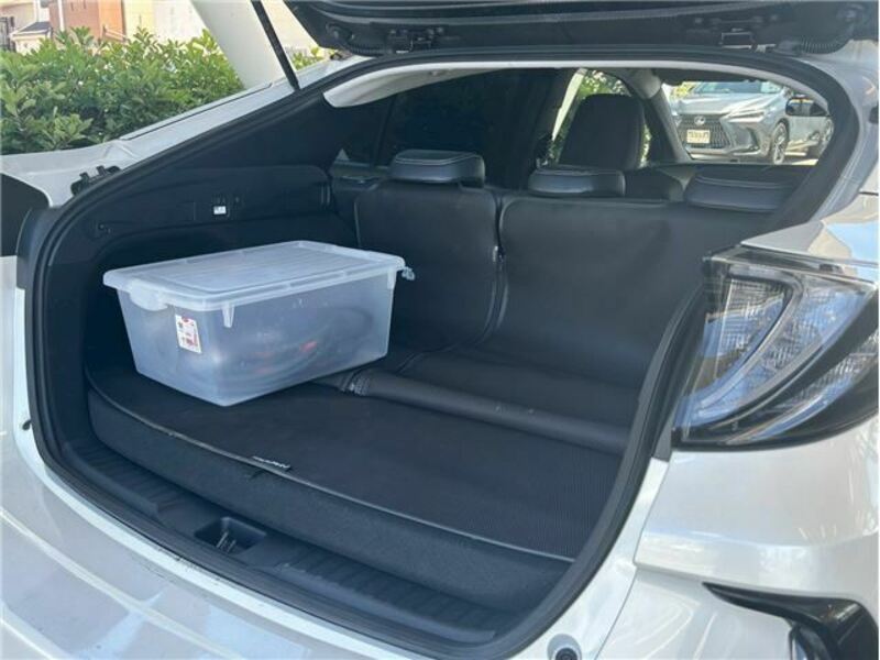 PRIUS PHV