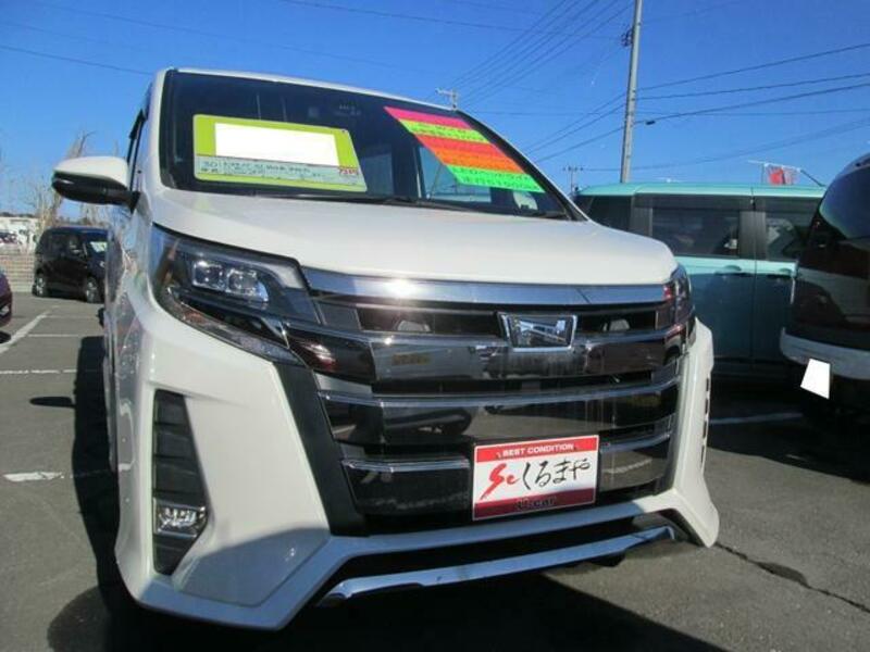 TOYOTA NOAH