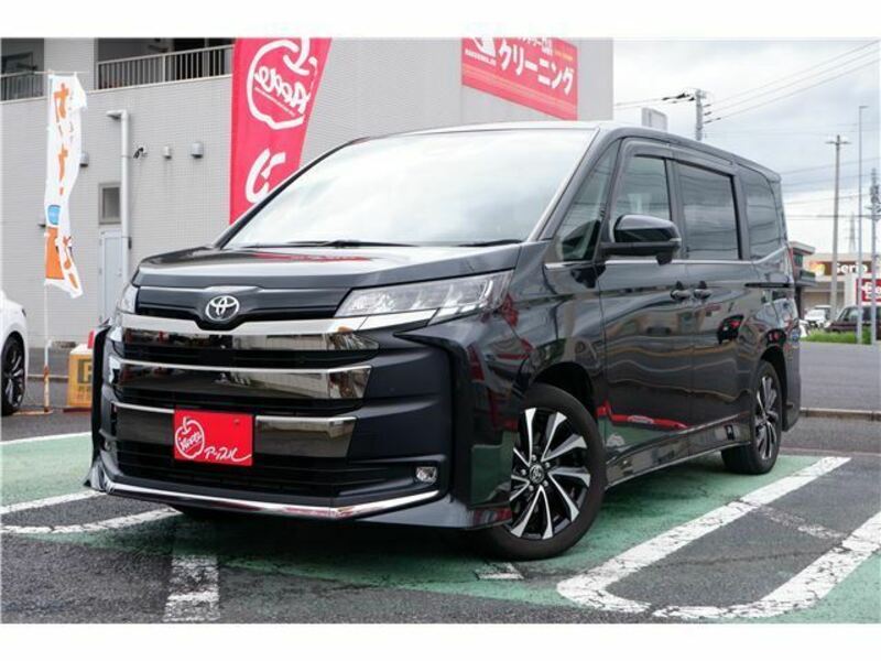 TOYOTA NOAH