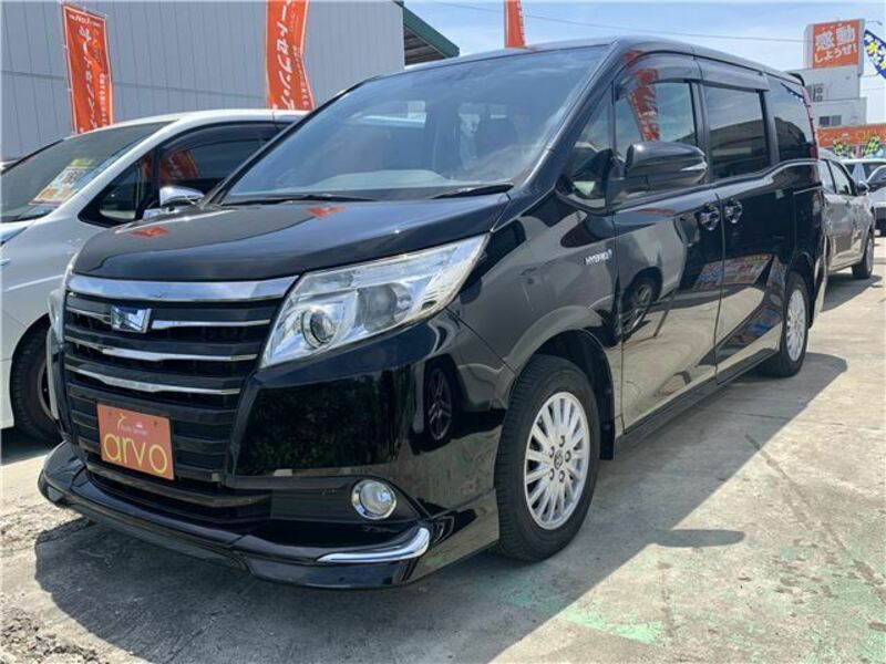 TOYOTA NOAH