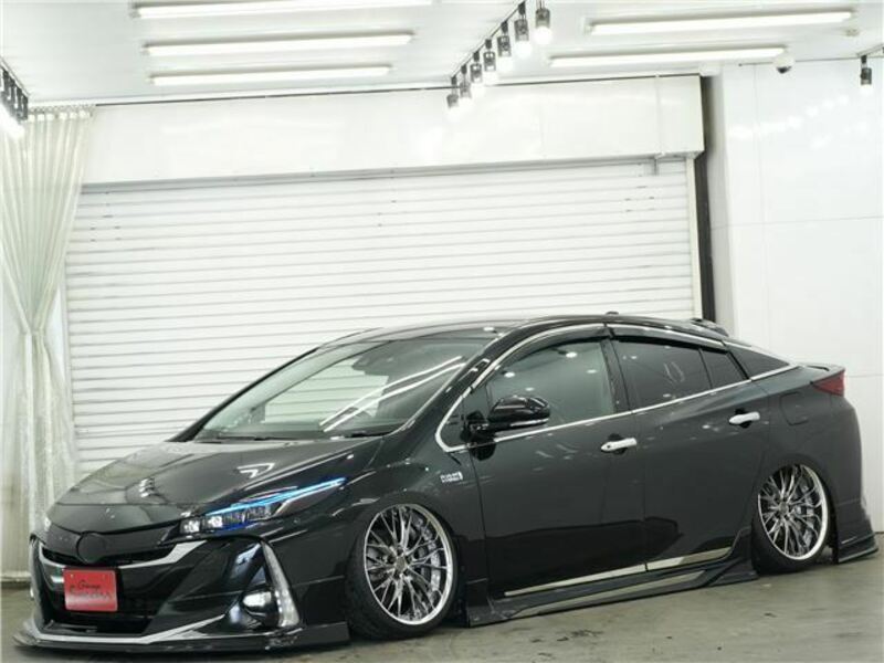 TOYOTA PRIUS PHV