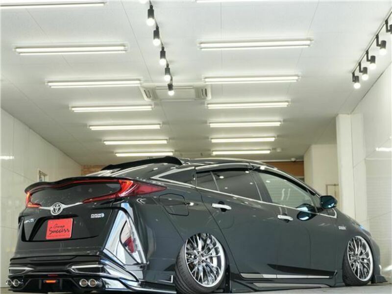 PRIUS PHV