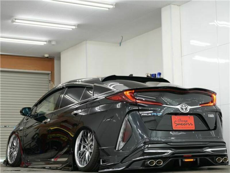 PRIUS PHV