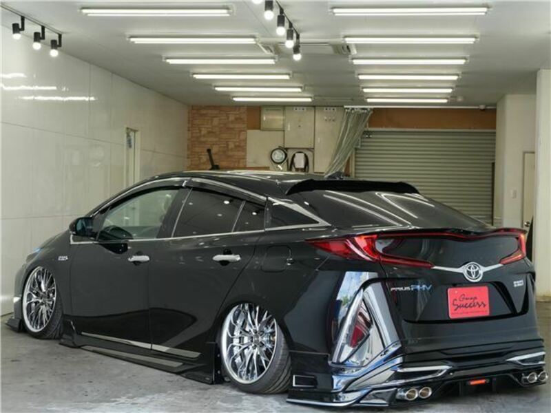 PRIUS PHV